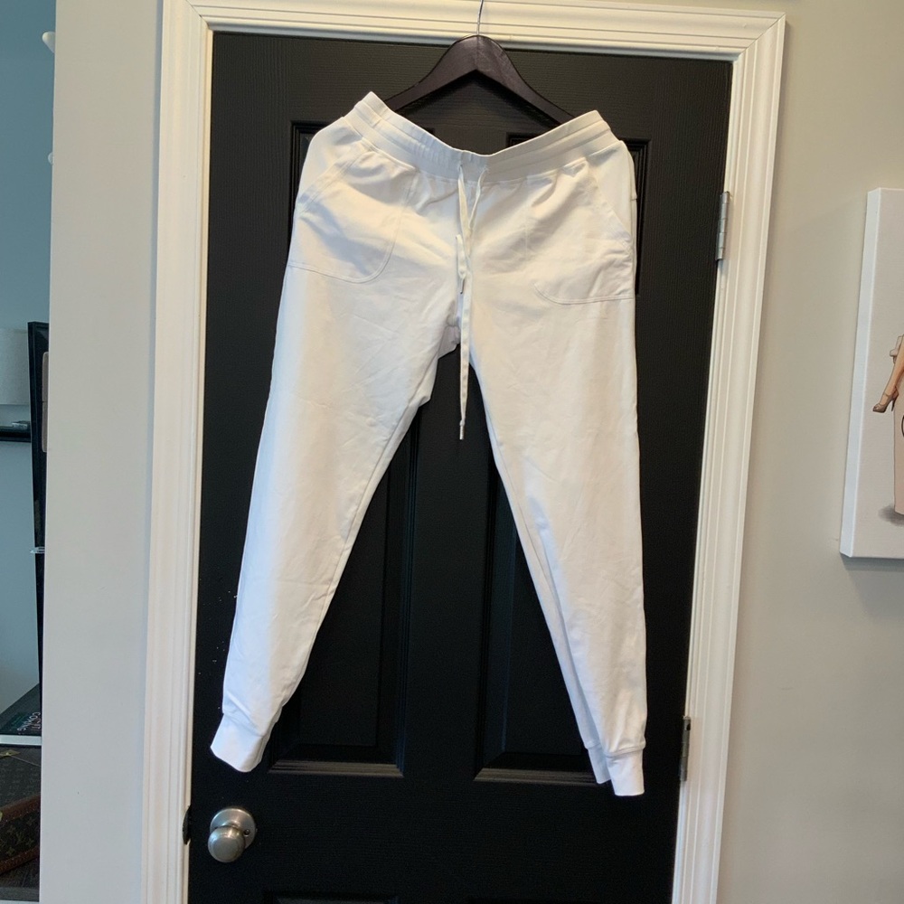 ZYIA Acive White joggers Size Large - Picture 2 of 4